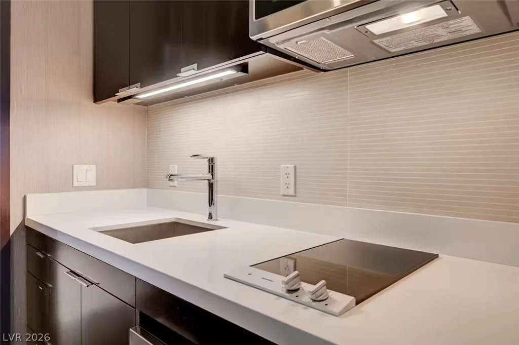2600 Harmon, Las Vegas, NV 89158