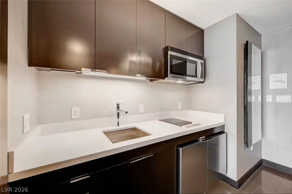 2600 Harmon, Las Vegas, NV 89158
