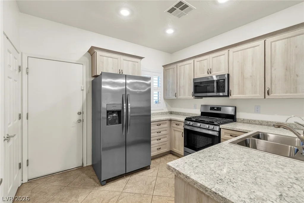 7940 Golden Warbler, North Las Vegas, NV 89084