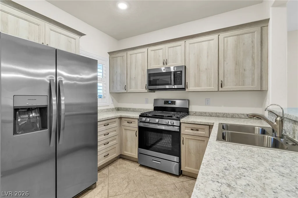 7940 Golden Warbler, North Las Vegas, NV 89084
