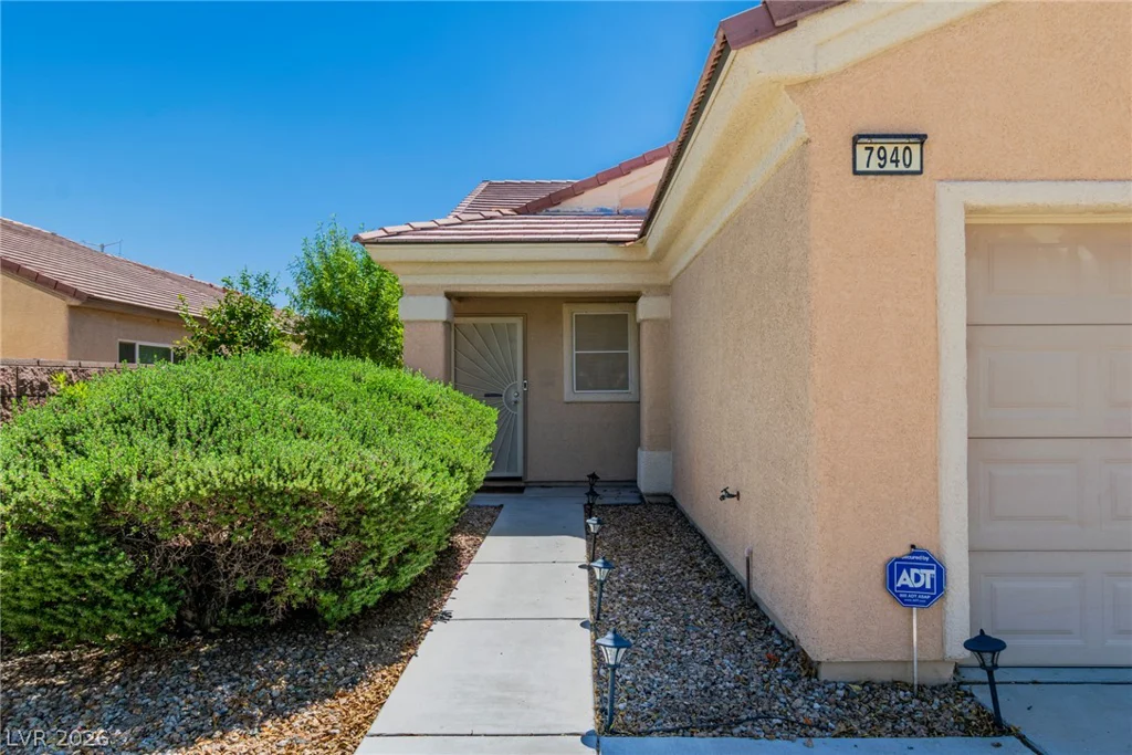 7940 Golden Warbler, North Las Vegas, NV 89084