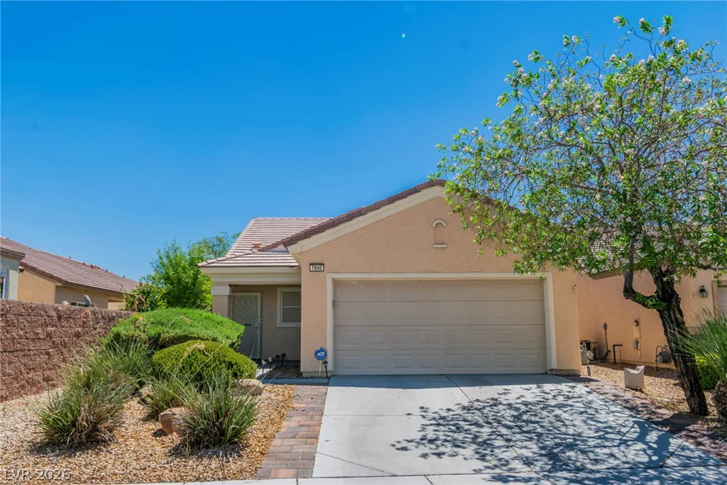 7940 Golden Warbler, North Las Vegas, NV 89084