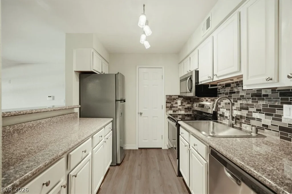 2451 Rainbow, Las Vegas, NV 89108