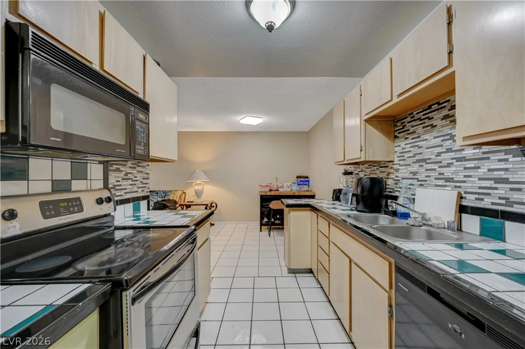 4734 Roberta, Las Vegas, NV 89119
