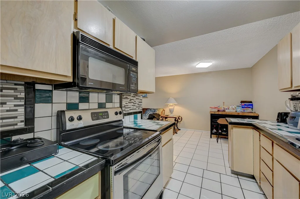 4734 Roberta, Las Vegas, NV 89119