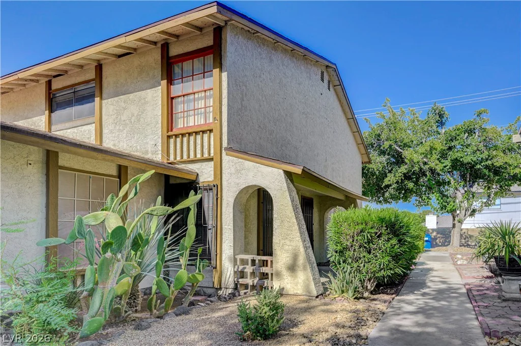 4734 Roberta, Las Vegas, NV 89119