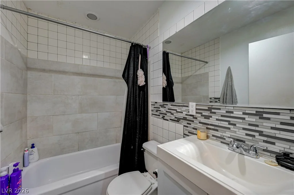 4734 Roberta, Las Vegas, NV 89119