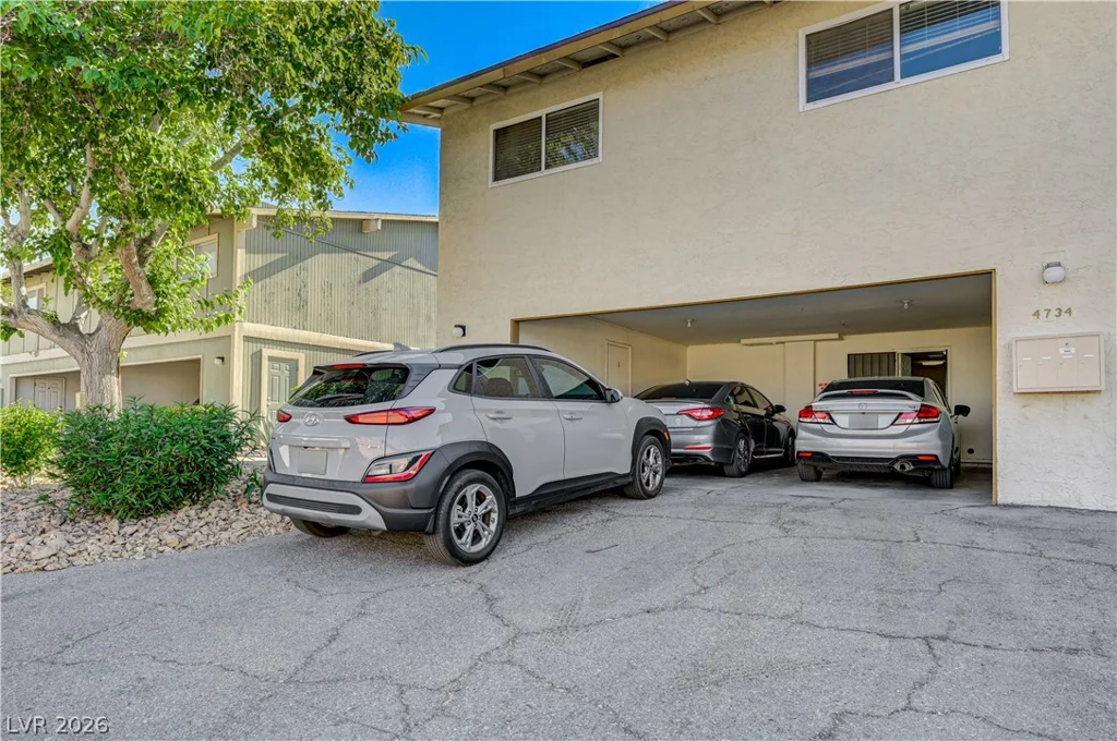 4734 Roberta, Las Vegas, NV 89119