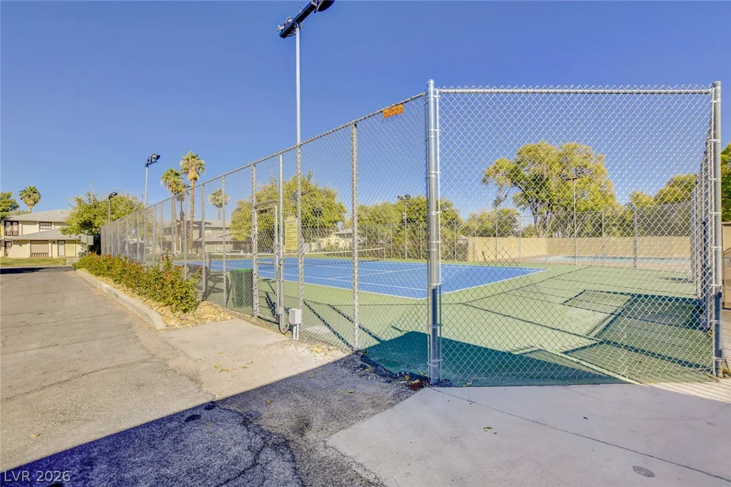 4734 Roberta, Las Vegas, NV 89119