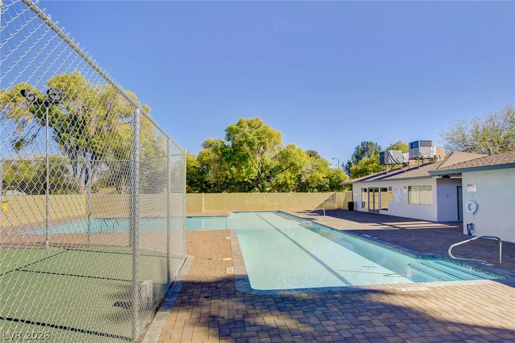 4734 Roberta, Las Vegas, NV 89119