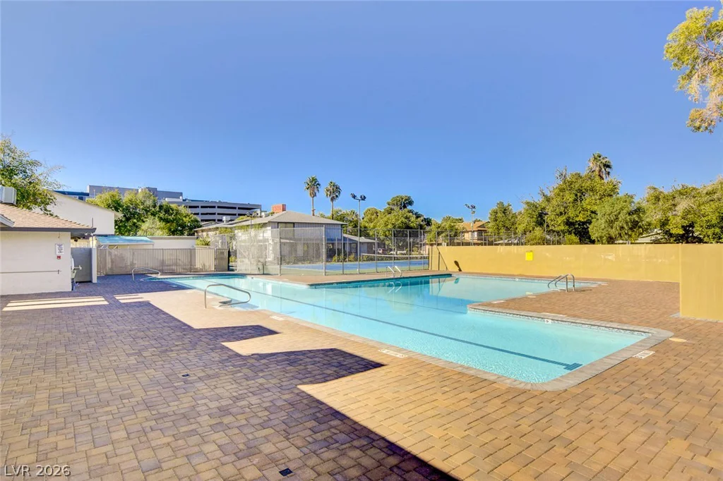 4734 Roberta, Las Vegas, NV 89119