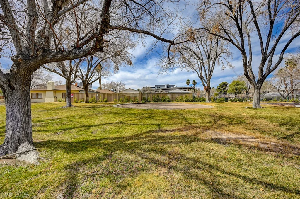4734 Roberta, Las Vegas, NV 89119
