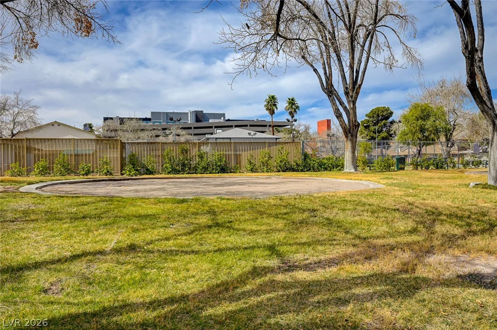 4734 Roberta, Las Vegas, NV 89119