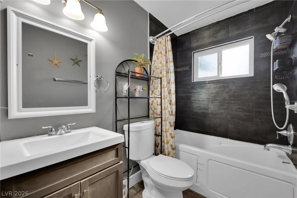 2221 Englestad, North Las Vegas, NV 89030