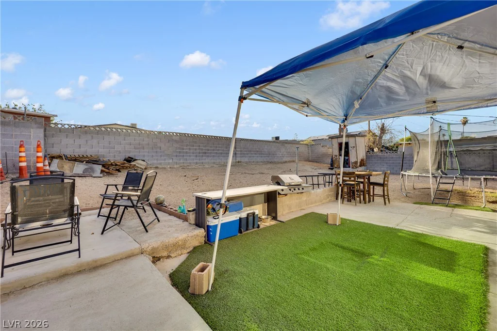 2221 Englestad, North Las Vegas, NV 89030