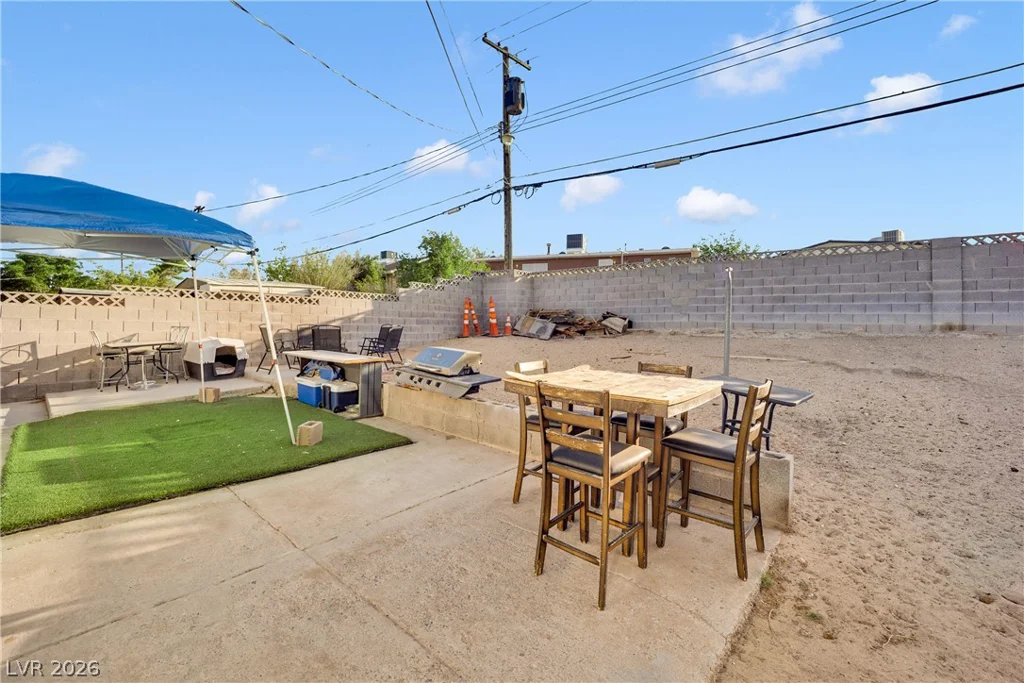 2221 Englestad, North Las Vegas, NV 89030
