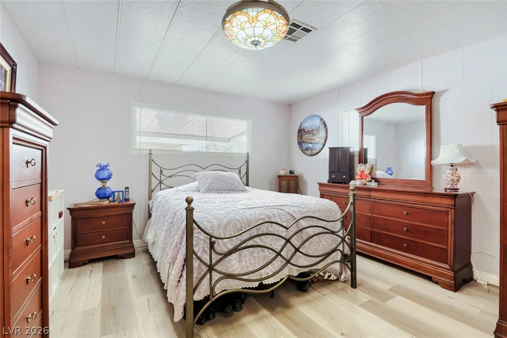 5107 Royal, Las Vegas, NV 89103