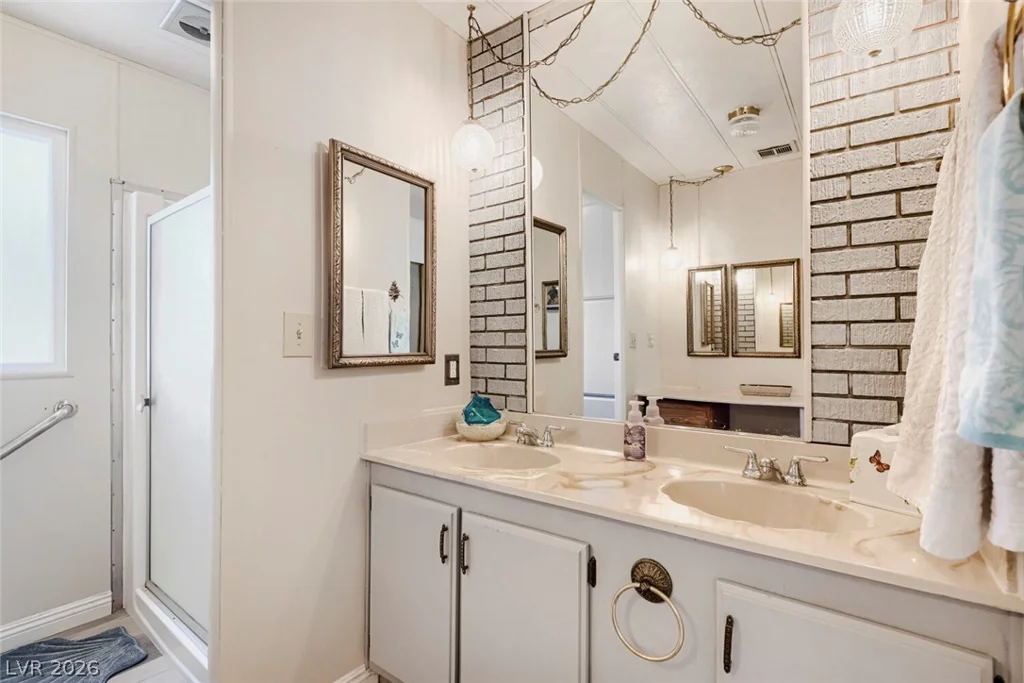 5107 Royal, Las Vegas, NV 89103