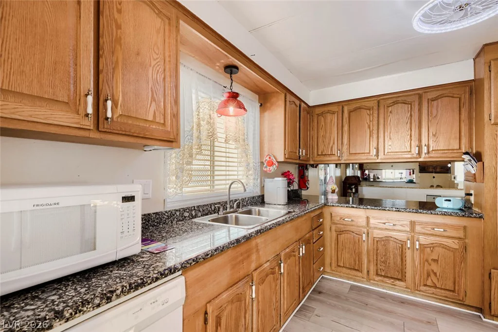 5107 Royal, Las Vegas, NV 89103