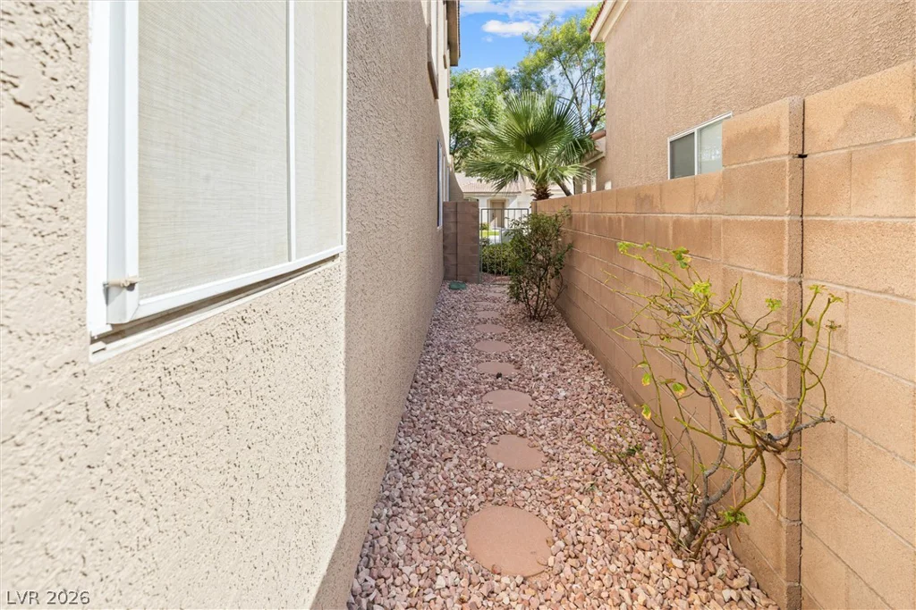 10929 Esta Ponia, Las Vegas, NV 89144