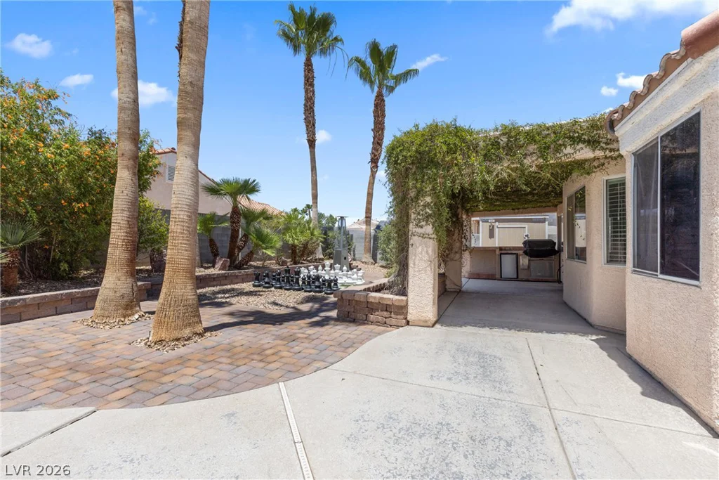 6813 Unicorn, Las Vegas, NV 89131