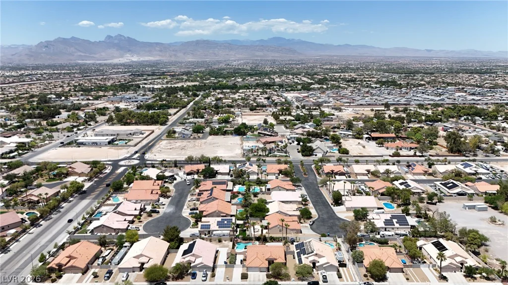 6813 Unicorn, Las Vegas, NV 89131