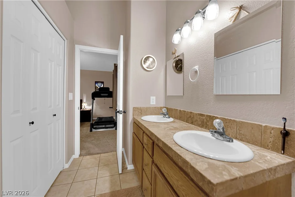 7412 Summer Crest, Las Vegas, NV 89129