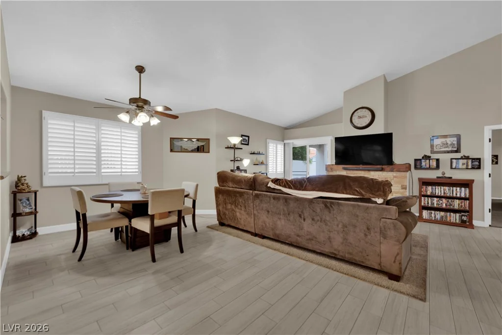 7412 Summer Crest, Las Vegas, NV 89129