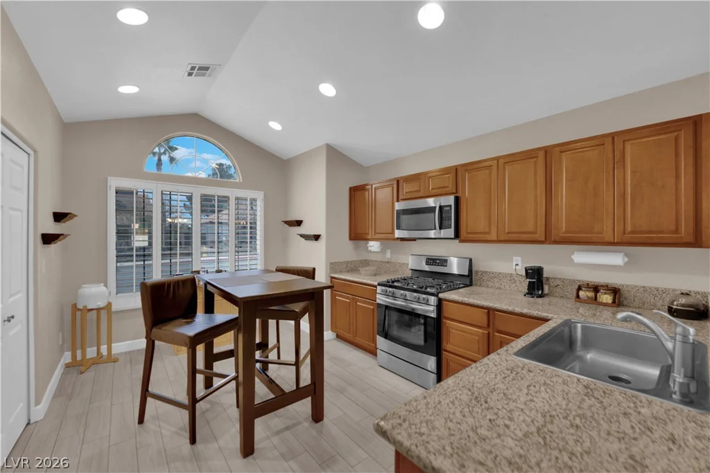 7412 Summer Crest, Las Vegas, NV 89129