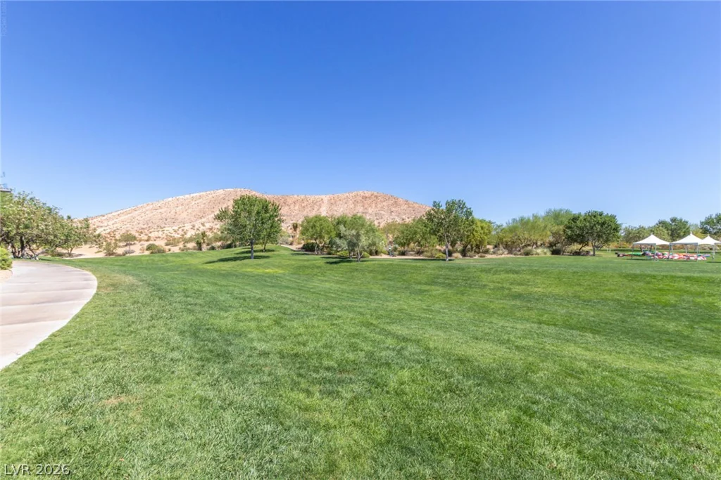 8274 Cupertino Heights, Las Vegas, NV 89178