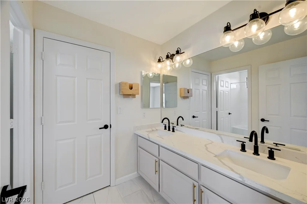 9131 Ivory Beach, Las Vegas, NV 89147