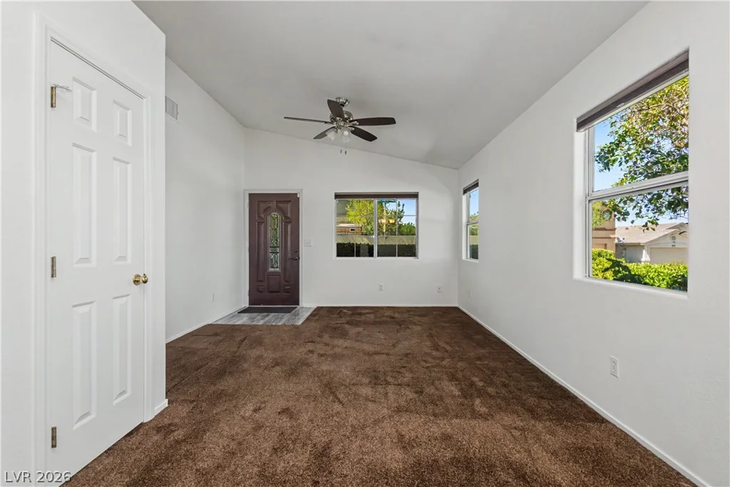 9501 Fox Forest, Las Vegas, NV 89129