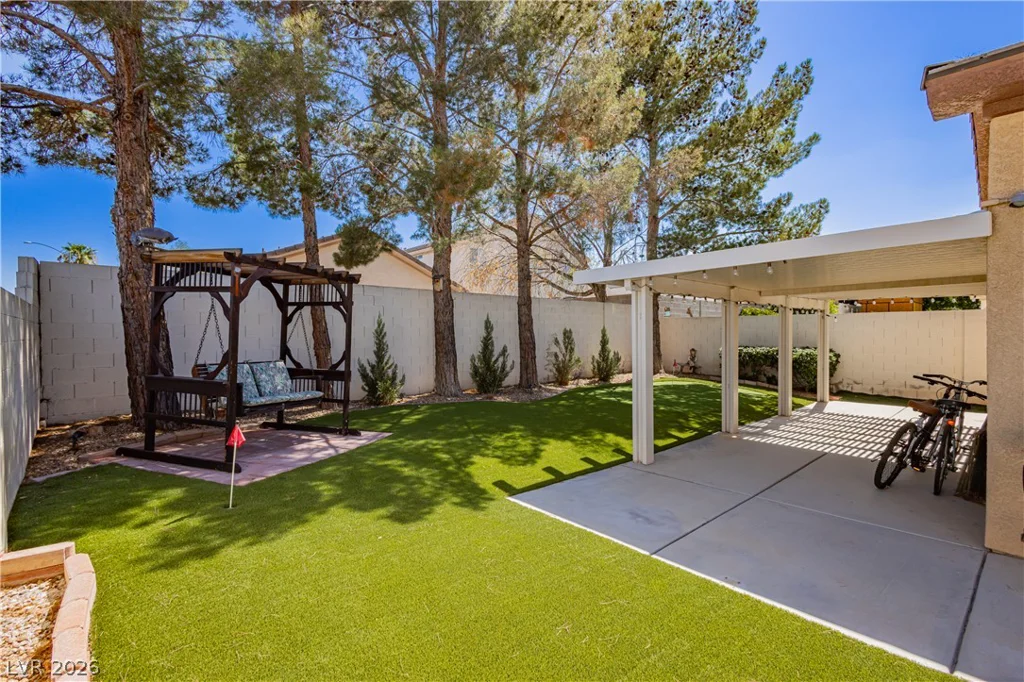 9501 Fox Forest, Las Vegas, NV 89129