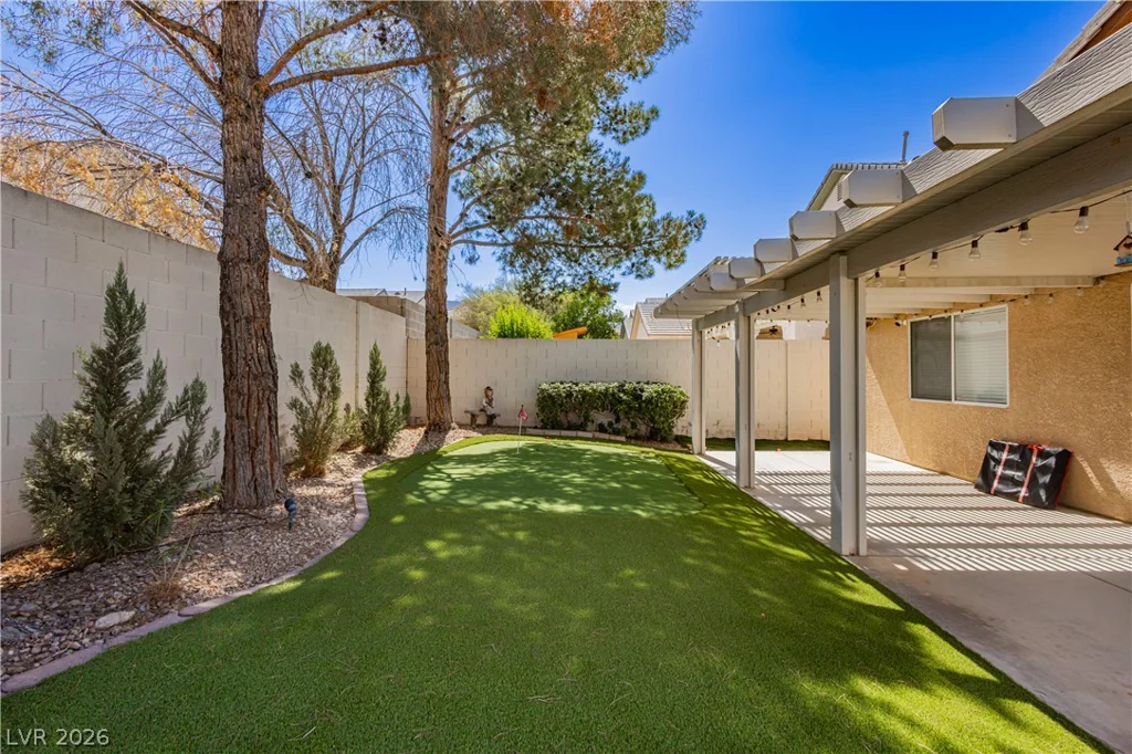 9501 Fox Forest, Las Vegas, NV 89129
