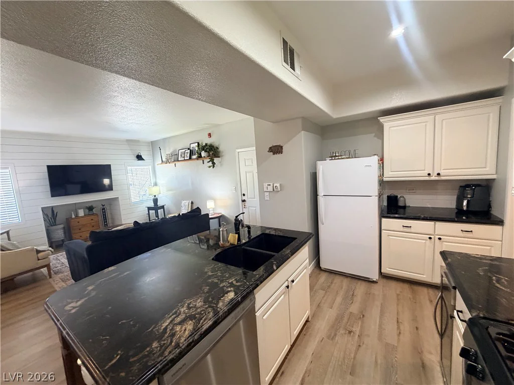 8250 Grand Canyon, Las Vegas, NV 89166