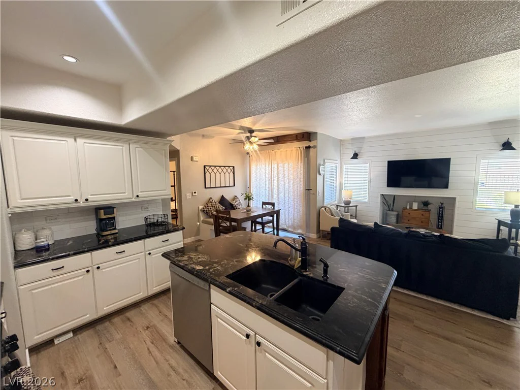 8250 Grand Canyon, Las Vegas, NV 89166
