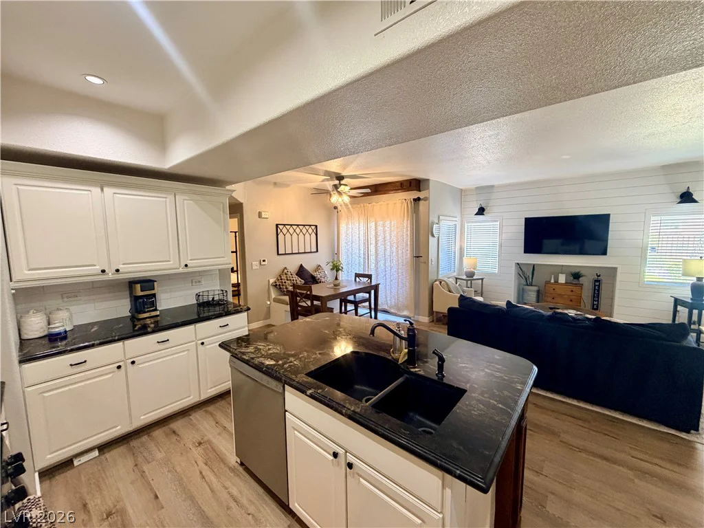8250 Grand Canyon, Las Vegas, NV 89166