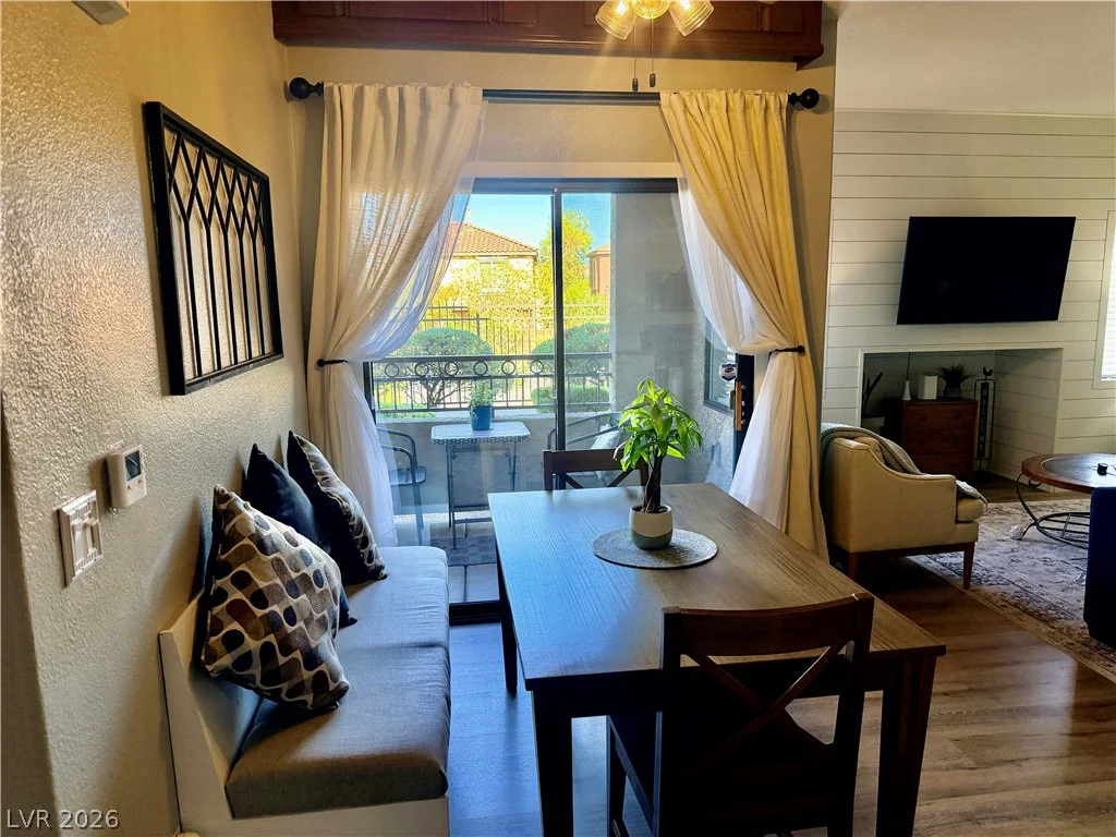 8250 Grand Canyon, Las Vegas, NV 89166