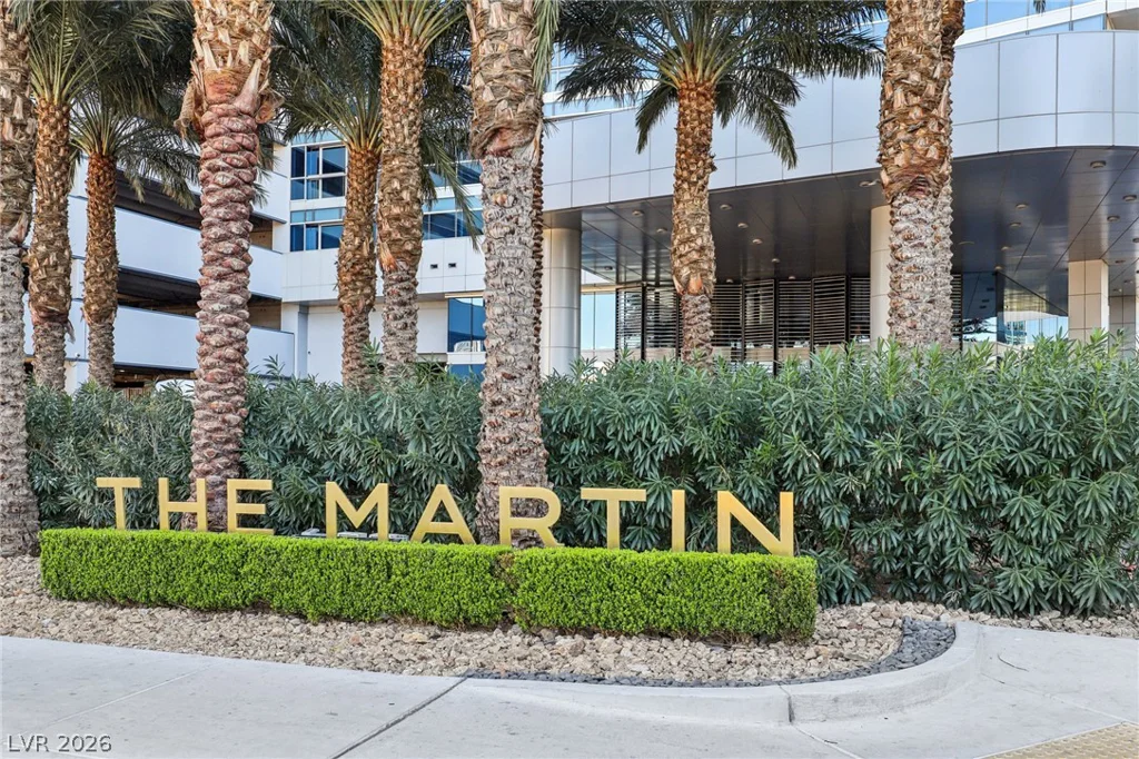 4471 Dean Martin, Las Vegas, NV 89103