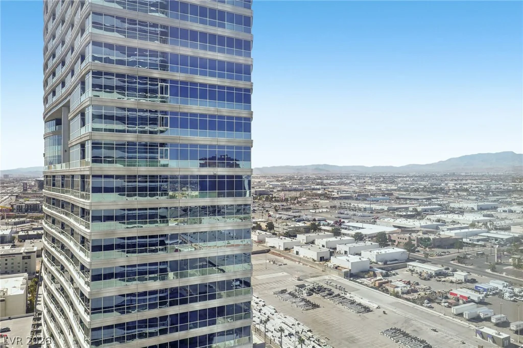 4471 Dean Martin, Las Vegas, NV 89103