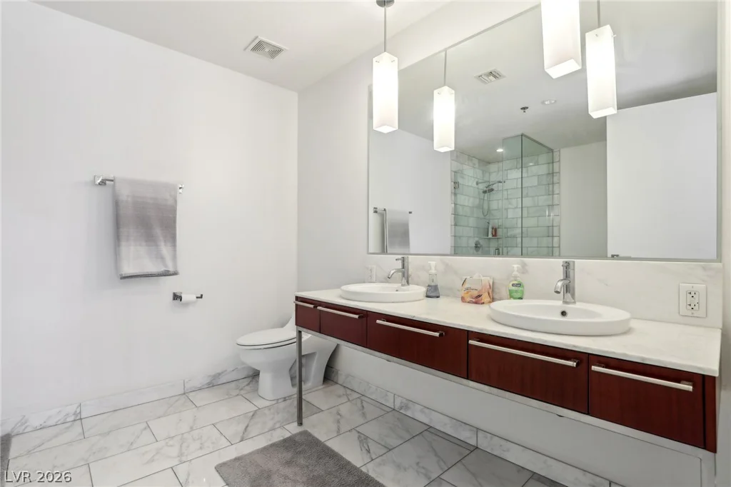 4471 Dean Martin, Las Vegas, NV 89103