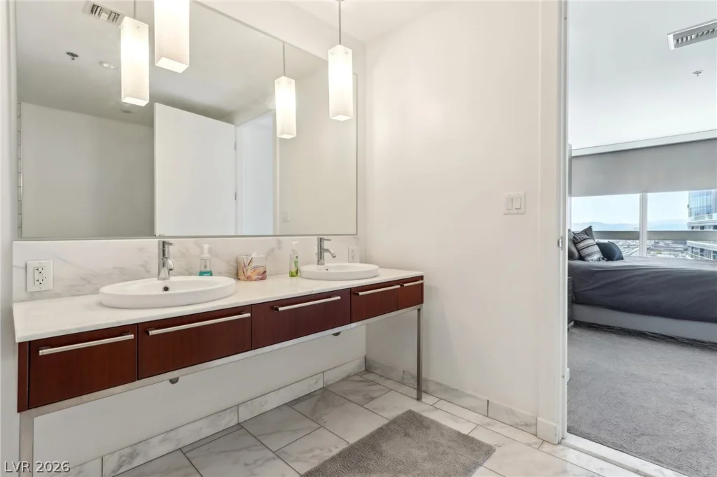 4471 Dean Martin, Las Vegas, NV 89103