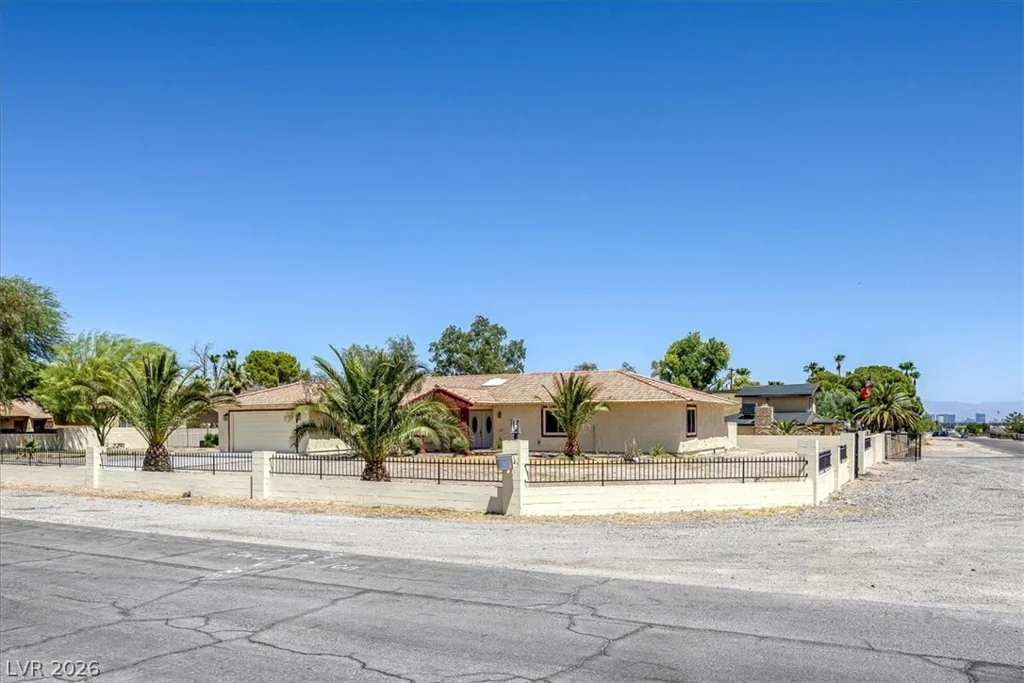 90 Levi, Las Vegas, NV 89183
