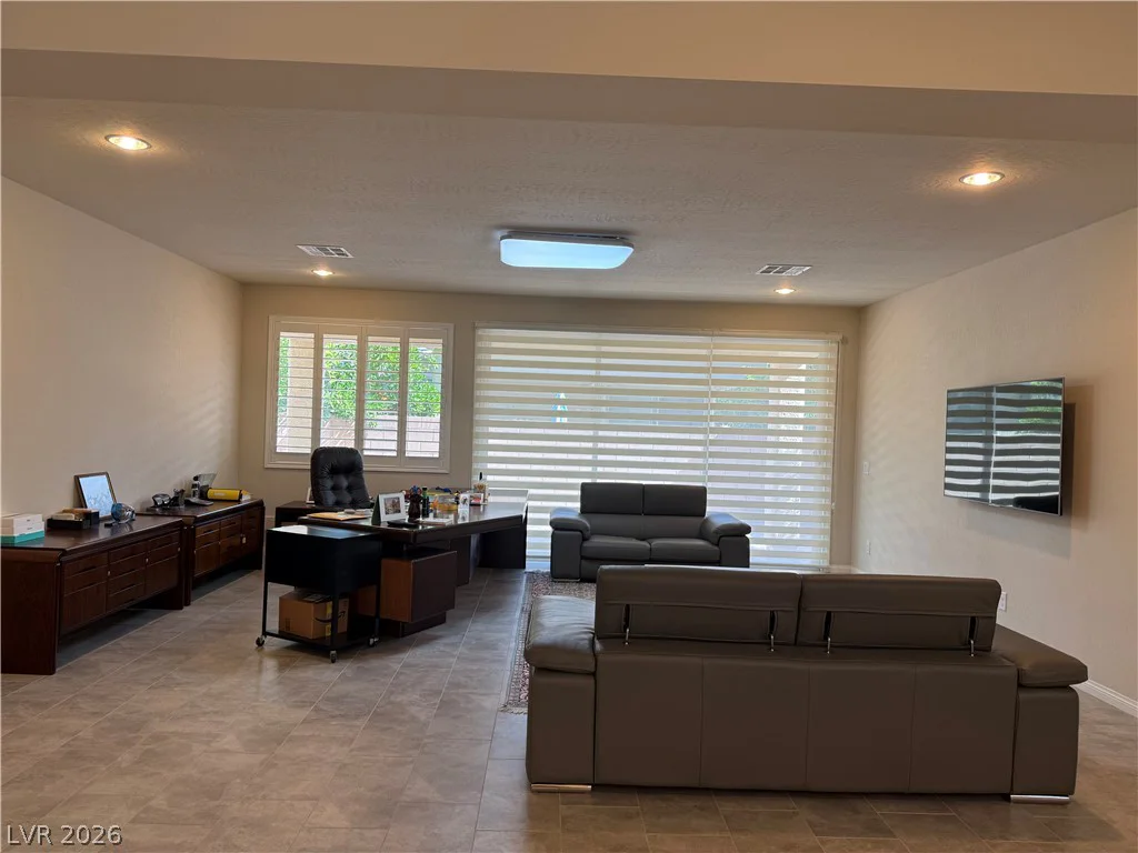 967 Whitworth, Las Vegas, NV 89148
