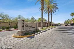 7701 Robindale, Las Vegas, NV 89113