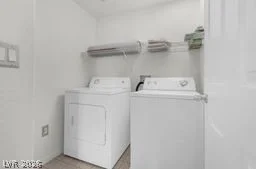 7701 Robindale, Las Vegas, NV 89113