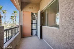 7701 Robindale, Las Vegas, NV 89113
