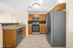 7701 Robindale, Las Vegas, NV 89113
