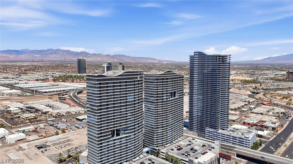 4575 Dean Martin, Las Vegas, NV 89103