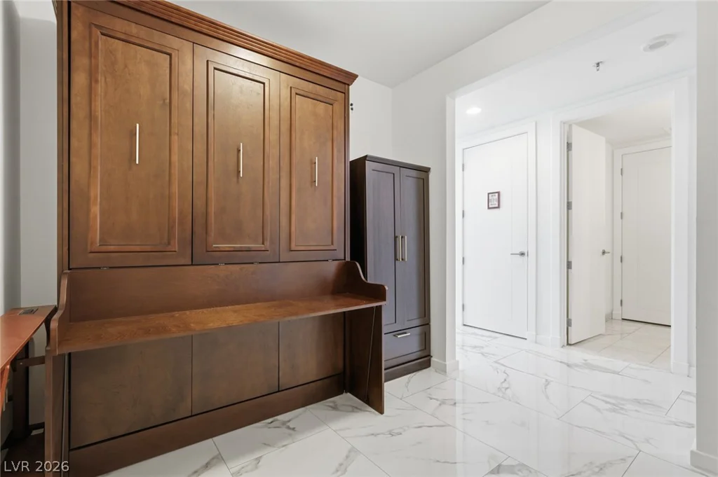 4575 Dean Martin, Las Vegas, NV 89103